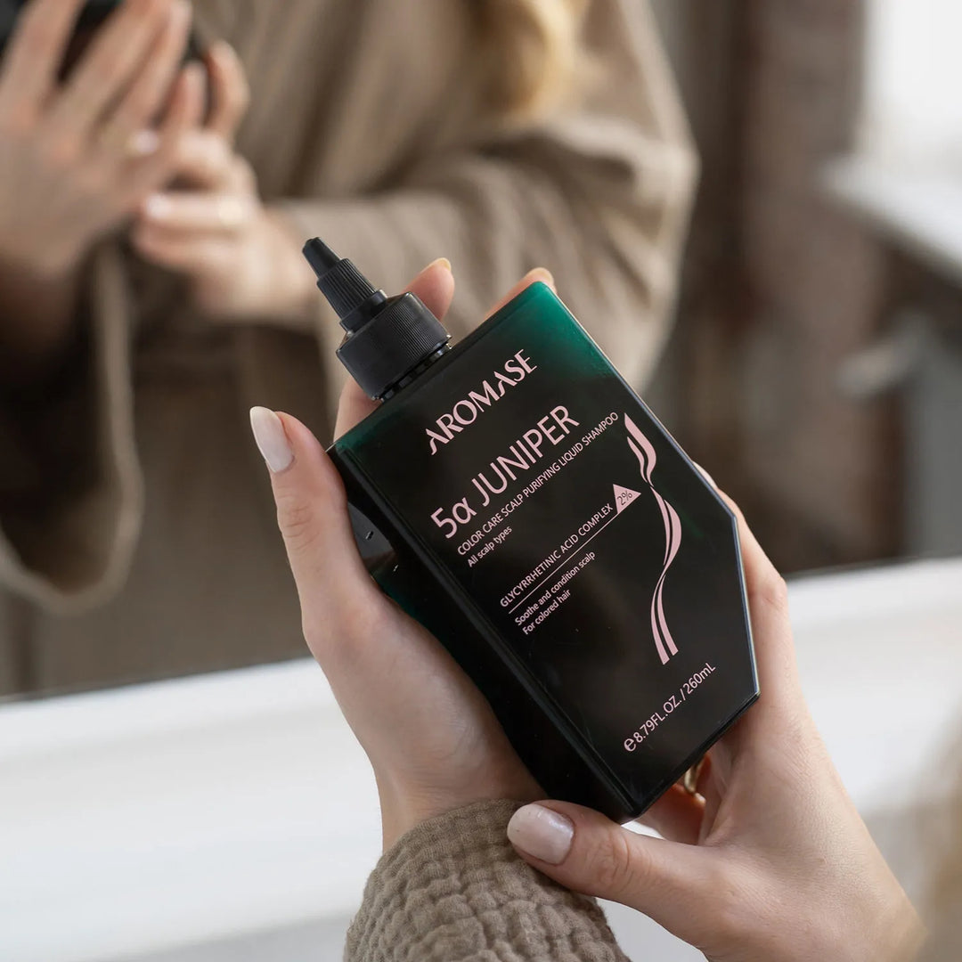 AROMASE 5α Juniper Color Care Scalp Purifying Liquid Shampoo Peeling do skóry głowy do włosów farbowanych  260 ml + Masażer GRATIS